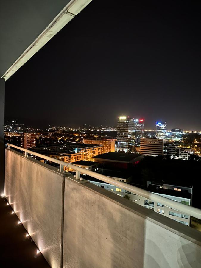 브라티슬라바 Skyline Elegance With Free Parking 아파트 외부 사진